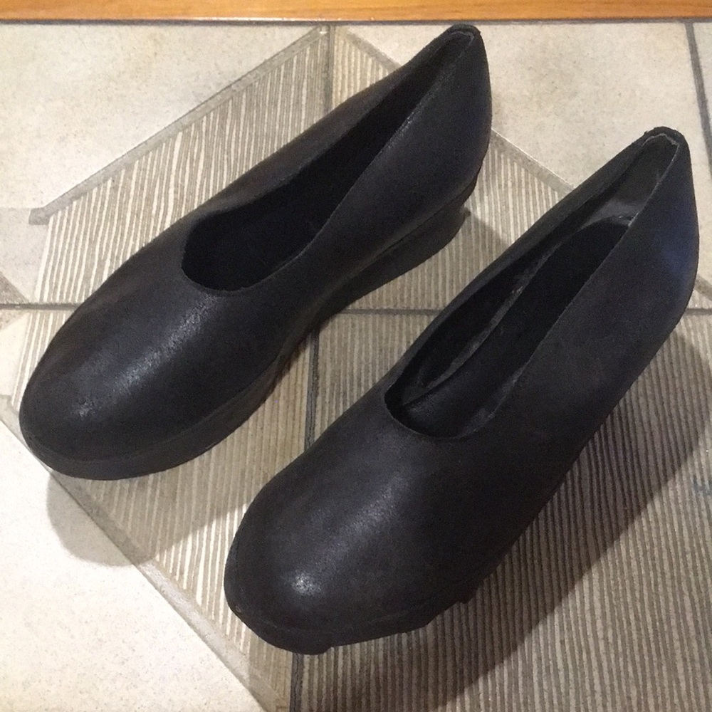 COMME DES GARÇON 2000s MADE IN JAPAN WOODEN LEATHER DISTRESSED PLATFORM 7/7.5